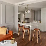 Mamaison Izabella Hotel 4*