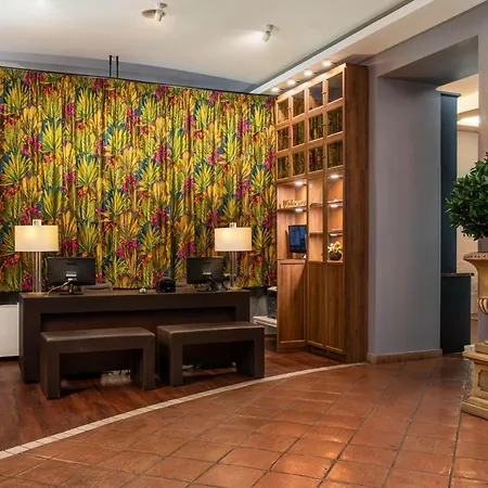 Hotel Mamaison Izabella 4*