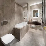 Mamaison Izabella Hotel