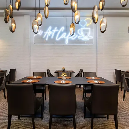 Mamaison Izabella 4*