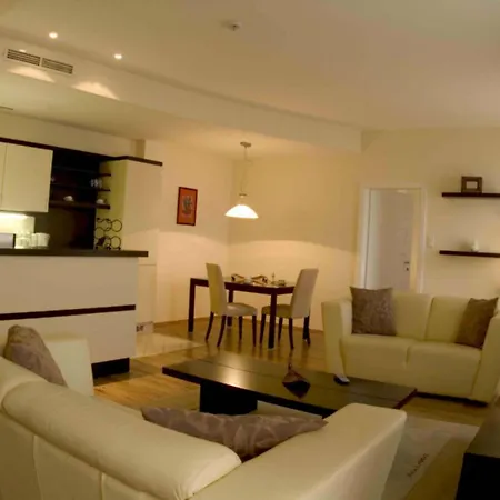 מלון Mamaison Izabella 4*