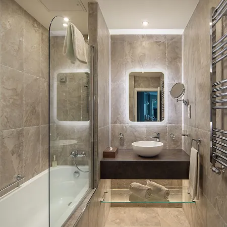 Mamaison Izabella Budapest
