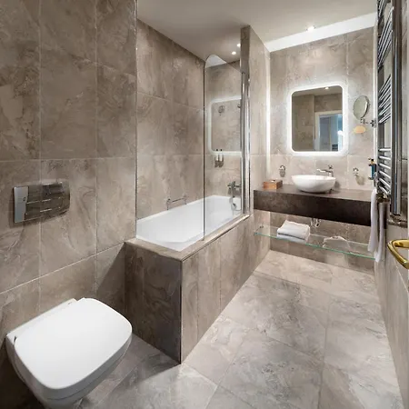 Mamaison Izabella Otel