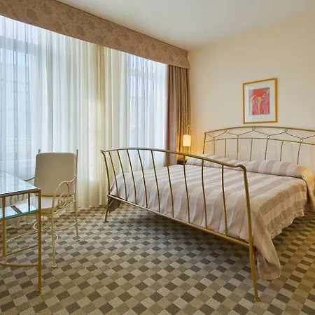 Ξενοδοχείο Mamaison Izabella 4*