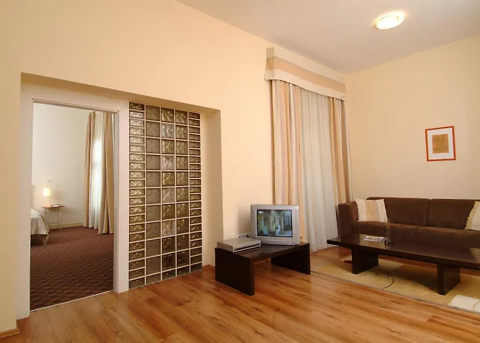 Mamaison Izabella Hotell 4*