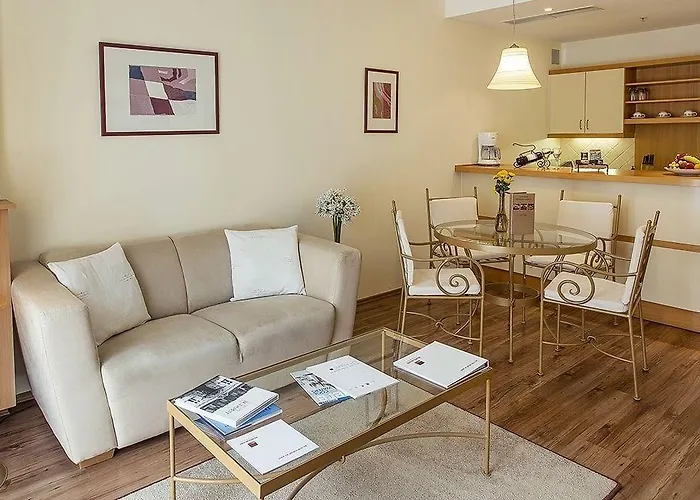 Mamaison Izabella Hotell