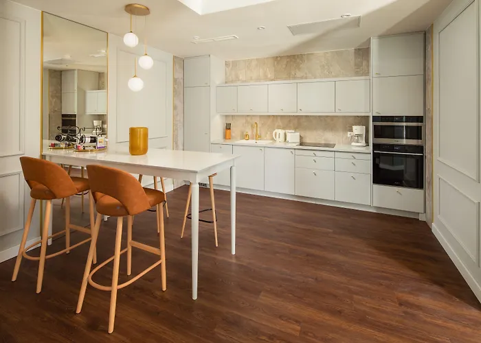 Mamaison Izabella 4*