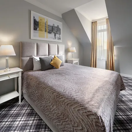 Mamaison Izabella Hotel 4*