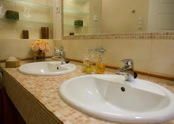 Mamaison Izabella Hotel 4*