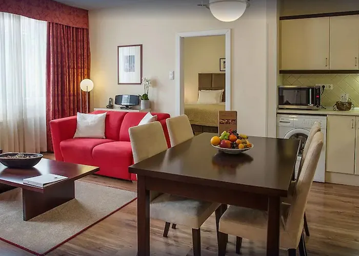 Mamaison Izabella Hotel 4*