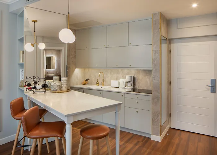 Mamaison Izabella 4*